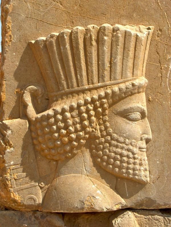 نقش سنگی از داریوش بزرگ هخامنشی